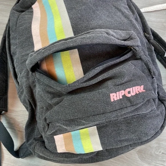 🔆RIP CURL🔆 BLACK BACKPACK HIKING BIKING BOATING BEACH DAY SCHOOL BAG - Picture 4 of 7